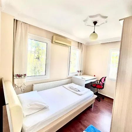 Burcu , Magnificent Sea View, Cozy, Free Otopark, Free Wifi Бодрум