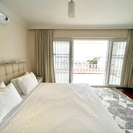 Burcu , Magnificent Sea View, Cozy, Free Otopark, Free Wifi * Бодрум