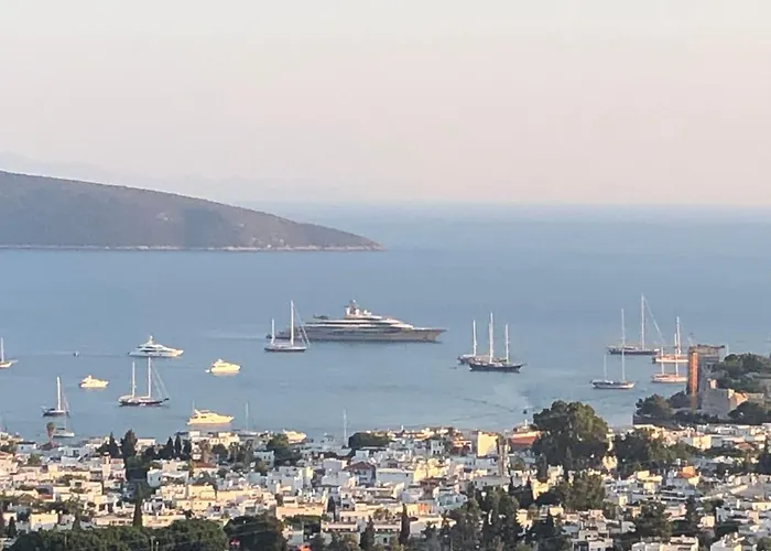 Burcu , Magnificent Sea View, Cozy, Free Otopark, Free Wifi *