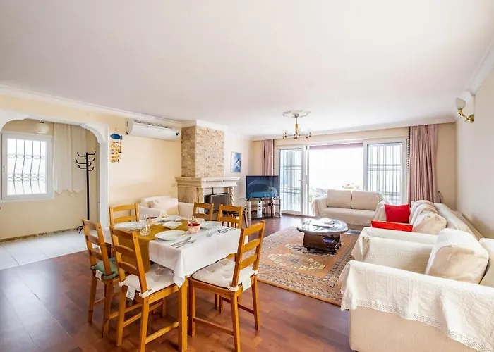 Burcu , Magnificent Sea View, Cozy, Free Otopark, Free Wifi *