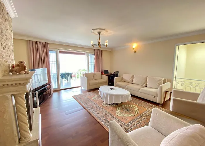 Villa Burcu , Magnificent Sea View, Cozy, Free Otopark, Free Wifi *