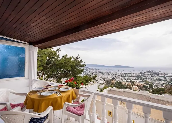 Burcu , Magnificent Sea View, Cozy, Free Otopark, Free Wifi Bodrum