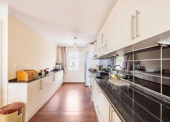 Villa Burcu , Magnificent Sea View, Cozy, Free Otopark, Free Wifi *